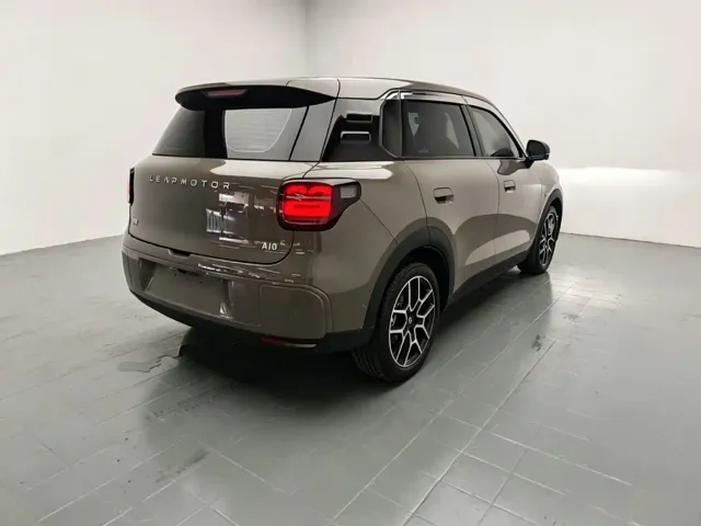 Leapmotor A10 — Фото автомобиля 7