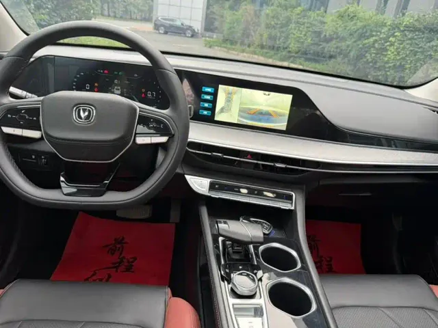 Changan Eado — Фото автомобиля 6
