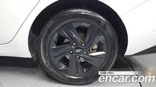 Hyundai AVANTE Avante (CN7) — Фото автомобиля 5