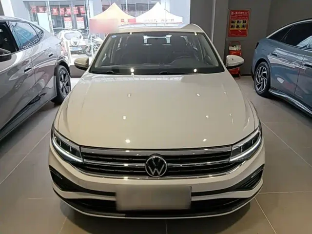Volkswagen Bora — Фото автомобиля 2