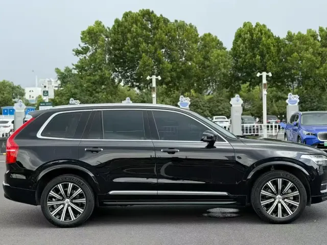 Volvo XC90 — Фото автомобиля 5