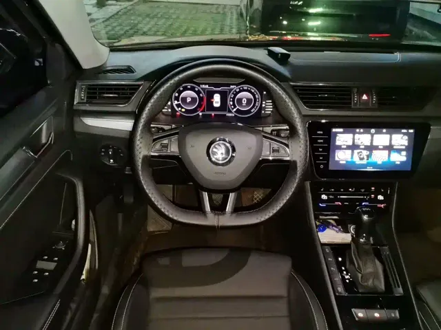 Skoda Superb — Фото автомобиля 6