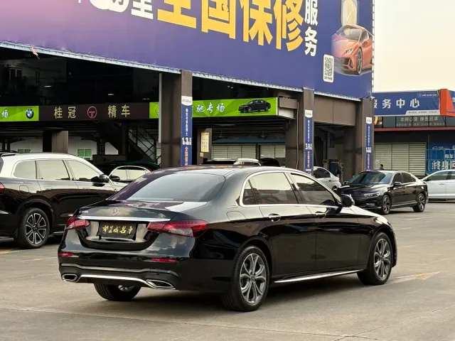 Mercedes-Benz E-Class — Фото автомобиля 20