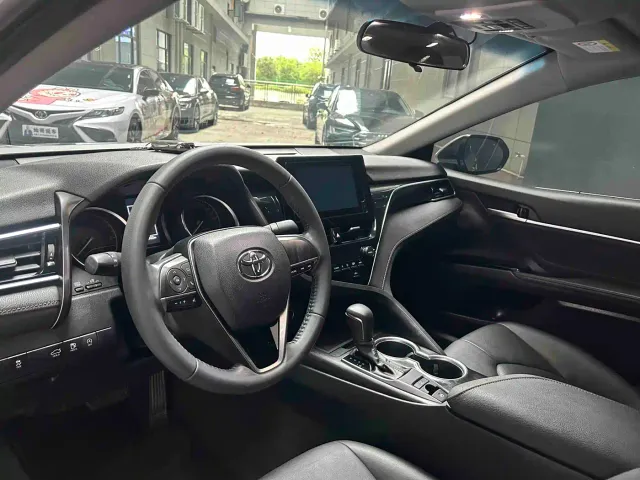 Toyota Camry — Фото автомобиля 3