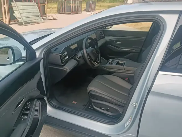 BYD Qin L — Фото автомобиля 7