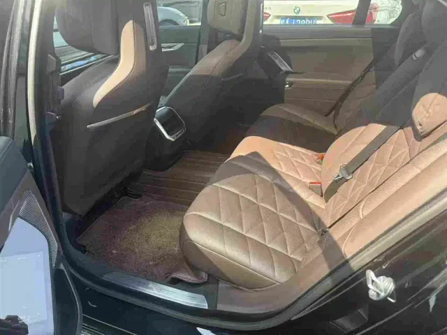 BMW 7 Series — Фото автомобиля 6