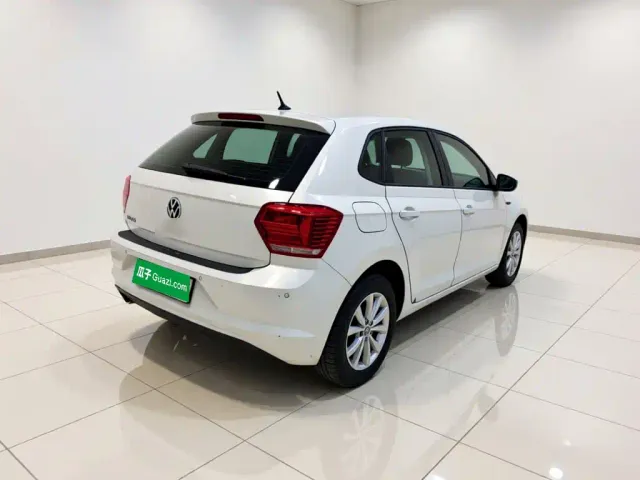 Volkswagen Polo — Фото автомобиля 4