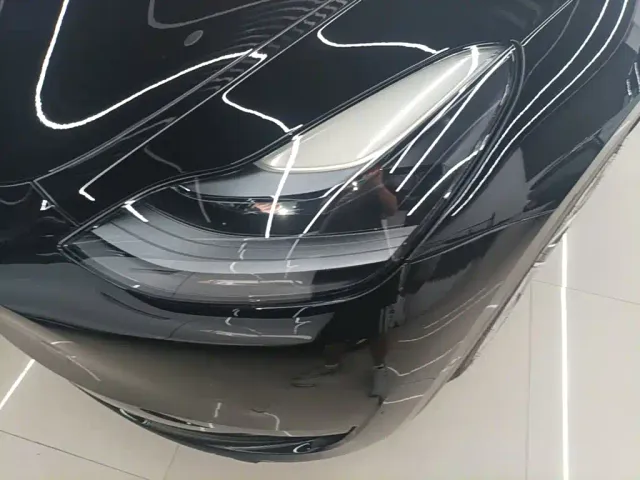 Tesla Model Y — Фото автомобиля 18