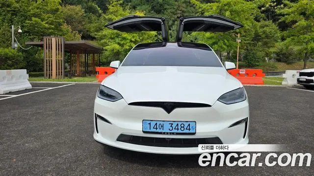Фотография автомобиля — Tesla Model X