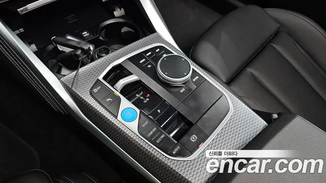 BMW i4 — Фото автомобиля 12