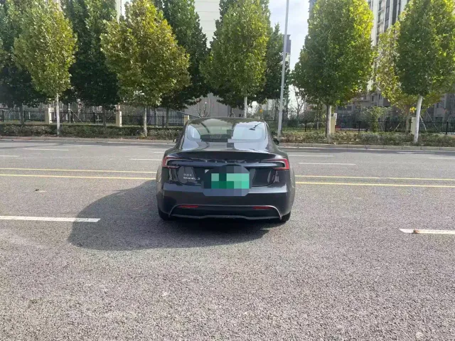 Tesla Model 3 — Фото автомобиля 7