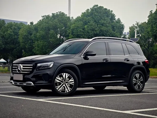 Фотография автомобиля — Mercedes-Benz GLB-Class