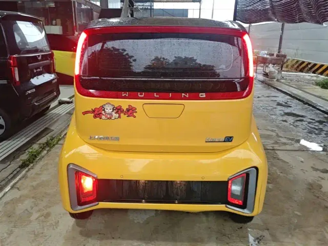 Wuling NanoEV — Фото автомобиля 5