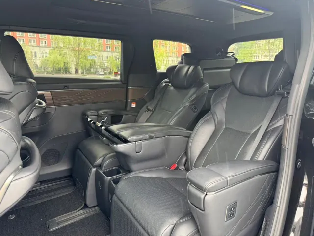 Toyota Vellfire — Фото автомобиля 13