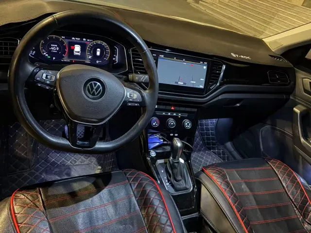 Volkswagen T-Roc — Фото автомобиля 10