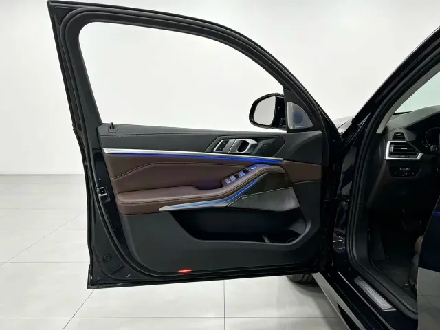 BMW X5 — Фото автомобиля 6