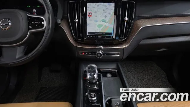 Вольво XC60 — Фото автомобиля 15
