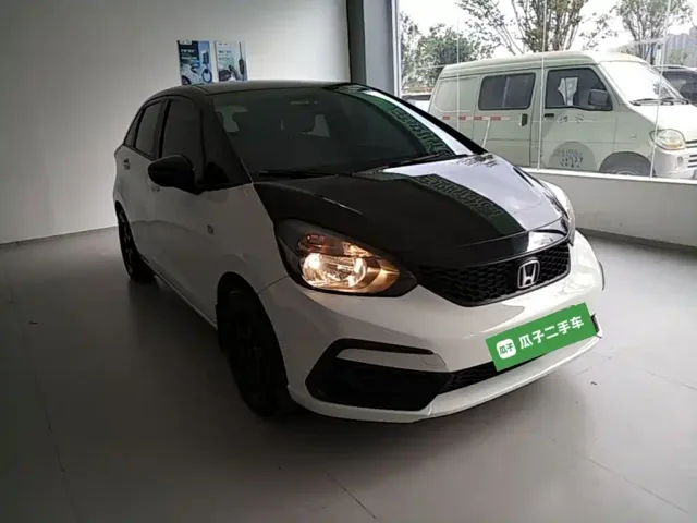 Honda Fit — Фото автомобиля 3