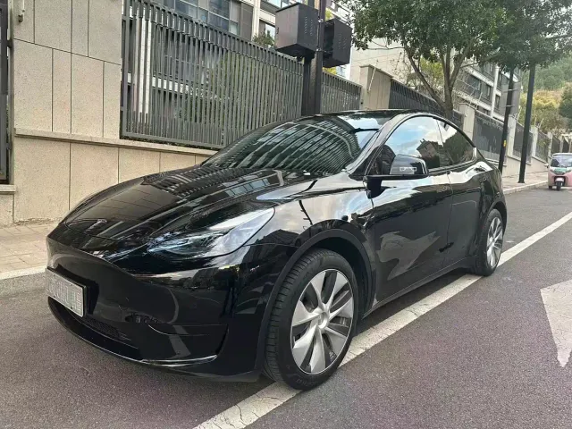 Фотография автомобиля — Tesla Model Y