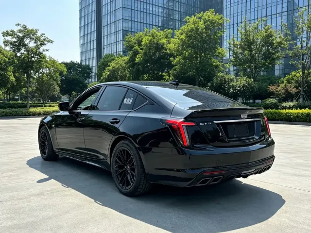 Cadillac CT5 — Фото автомобиля 6