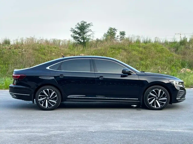 Volkswagen Passat — Фото автомобиля 8