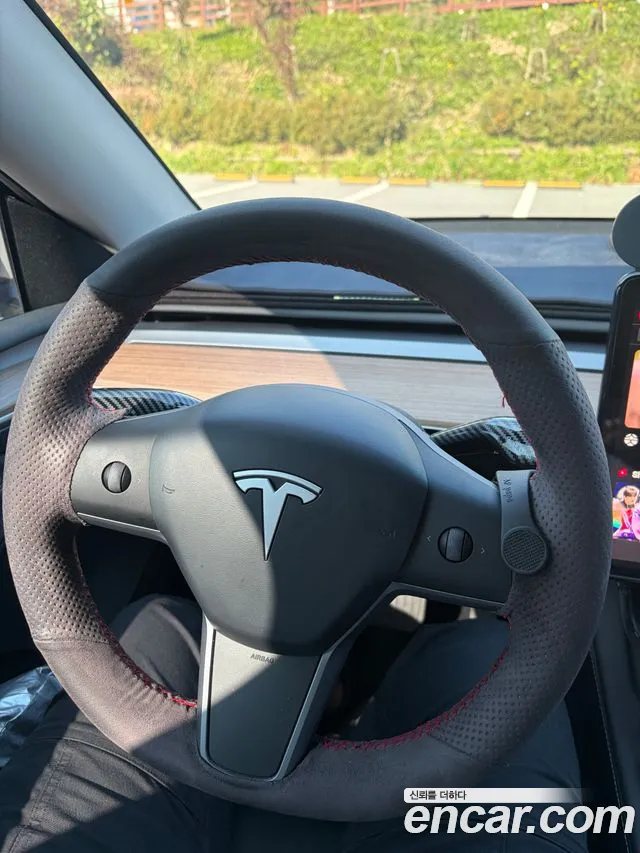 Tesla Model Y — Фото автомобиля 2