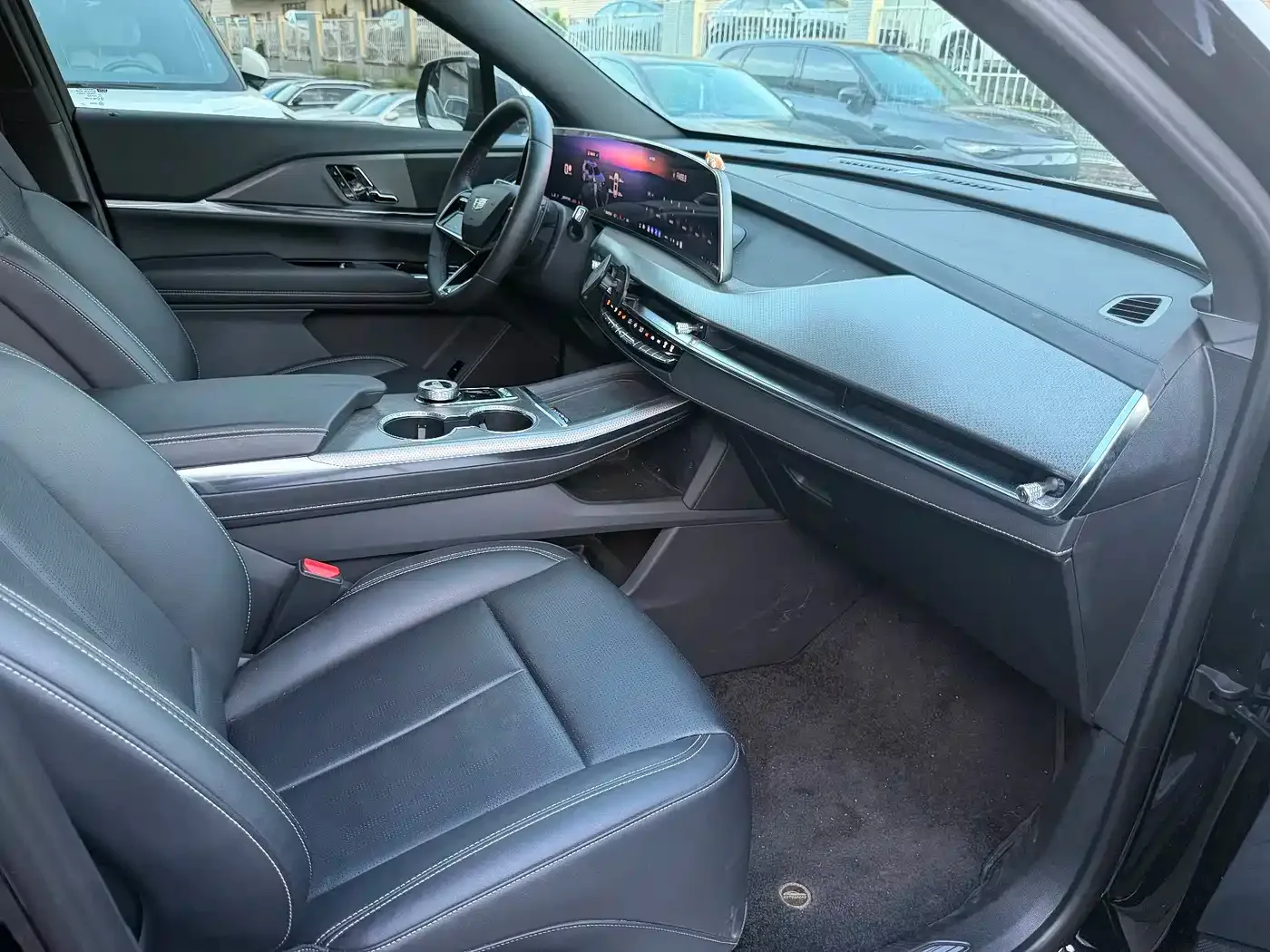 Cadillac Cadillac XT5 2026 2.0T Metropolitan Edition — Фото автомобиля 13