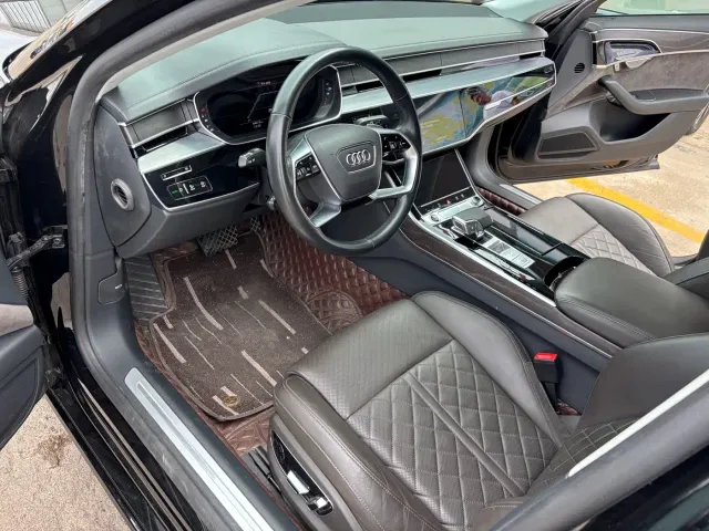Audi A8 — Фото автомобиля 5