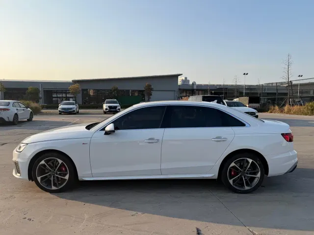 Audi A4L — Фото автомобиля 9