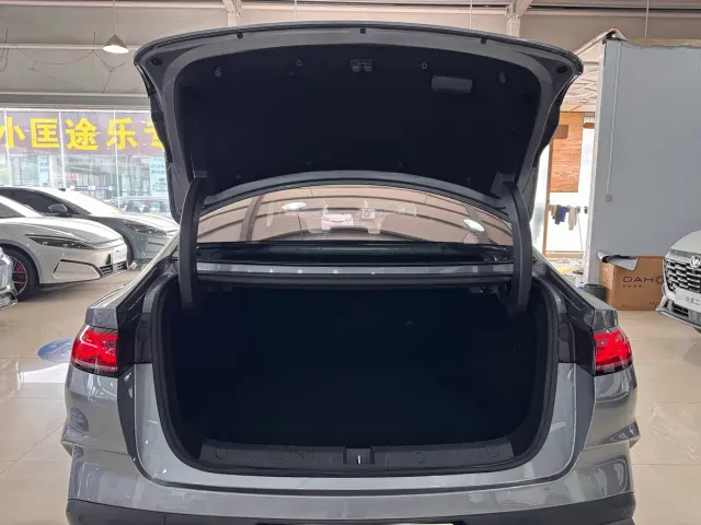 BYD Qin L — Фото автомобиля 16