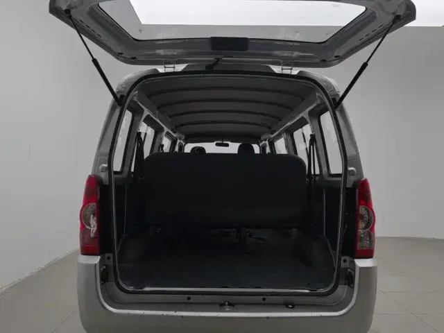 Wuling Rongguang — Фото автомобиля 16