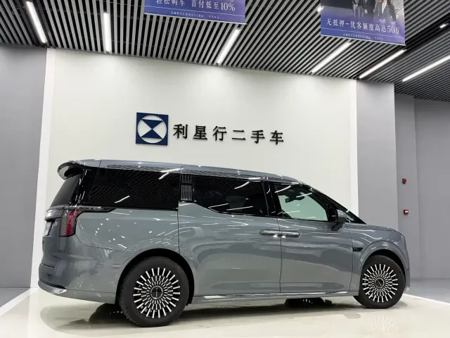 ZEEKR Zeekr 009 2024 7-Seat Aisle AWD Version 108kWh — Фото автомобиля 3