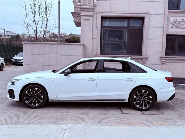 Audi A4L — Фото автомобиля 16