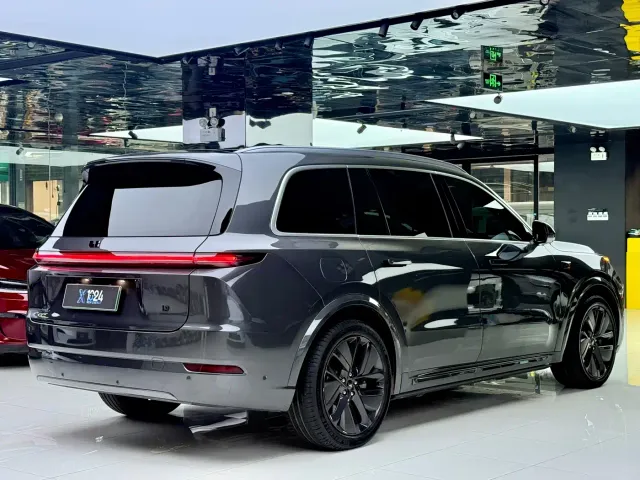 Li Auto L9 — Фото автомобиля 17