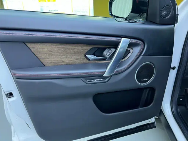 Land Rover Discovery Sport — Фото автомобиля 17