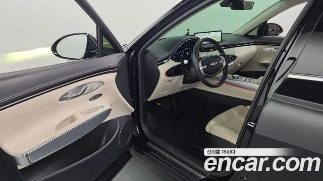 Genesis GV70 — Фото автомобиля 10