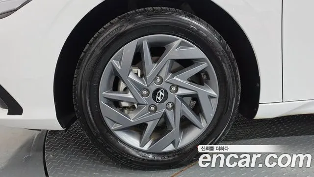 Hyundai Avante CN7 — Фото автомобиля 5