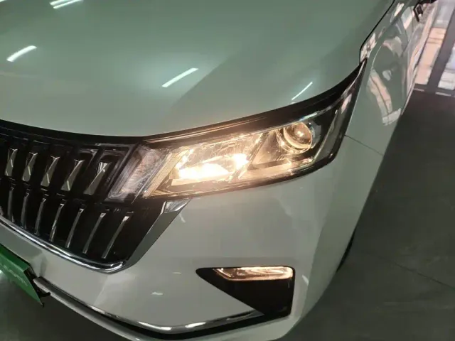 Wuling Jiachen — Фото автомобиля 18