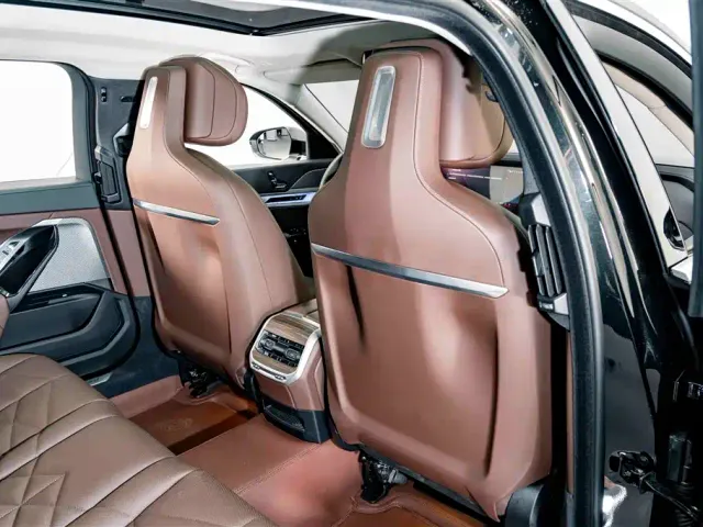 BMW 7 Series — Фото автомобиля 21
