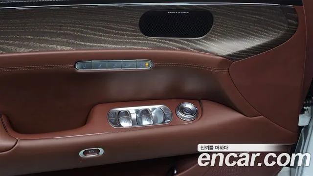 Genesis G90 Бензин 3.5 турбо AWD — Фото автомобиля 18