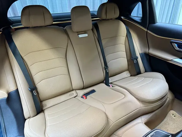 Mercedes-Benz E-Class — Фото автомобиля 15