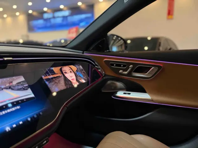 Mercedes-Benz E-Class — Фото автомобиля 19