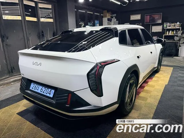 Kia EV4 — Фото автомобиля 4