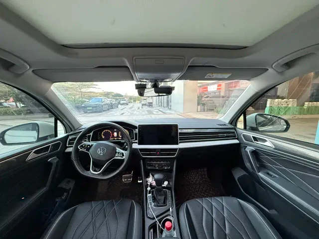 Volkswagen Tiguan L — Фото автомобиля 9