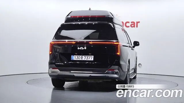Kia Carnival Generation 4 — Фото автомобиля 4