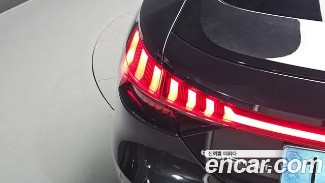 Audi e-tron GT — Фото автомобиля 22