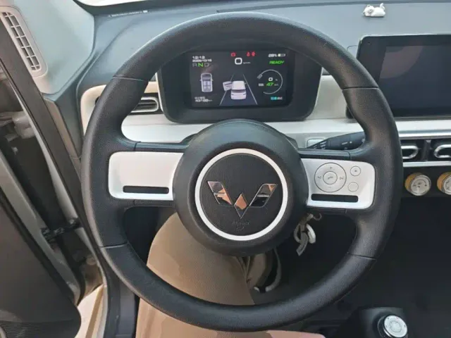 Wuling Hongguang Mini EV — Фото автомобиля 10