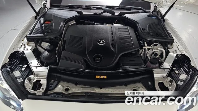 Mercedes-Benz E-Class — Фото автомобиля 3