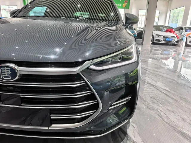BYD Tang — Фото автомобиля 27