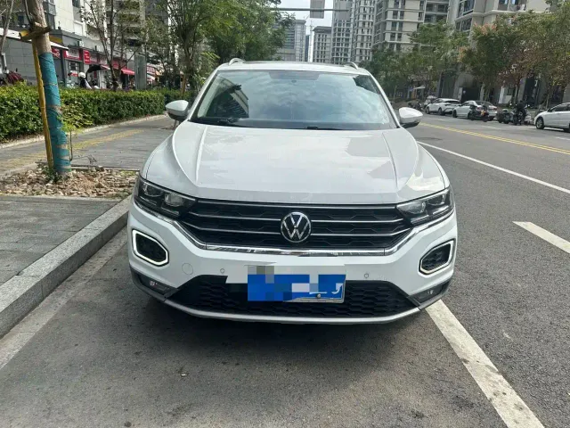 Volkswagen T-Roc — Фото автомобиля 2
